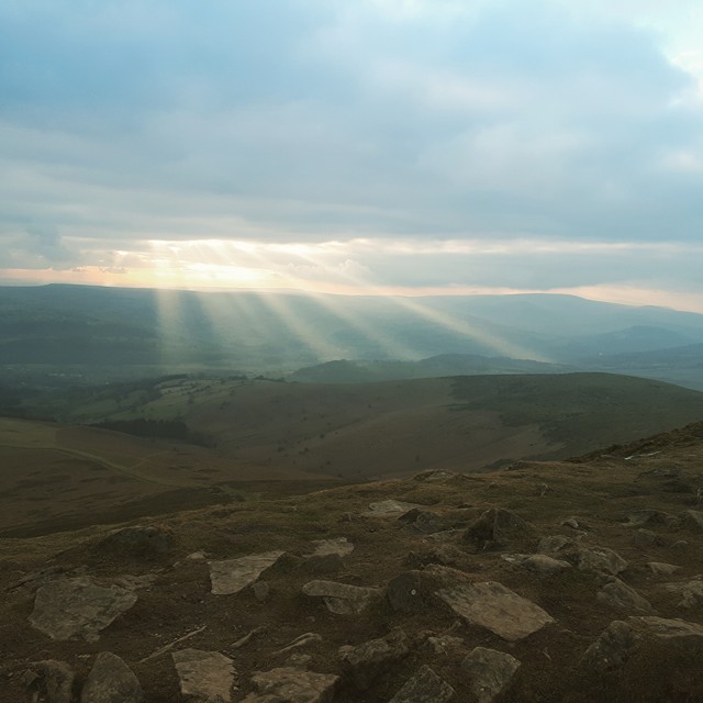 28511382_1673836322654431_1889545093_n